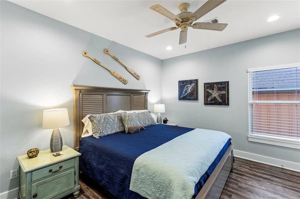 Bedroom 1:Spacious bedroom with king size bed