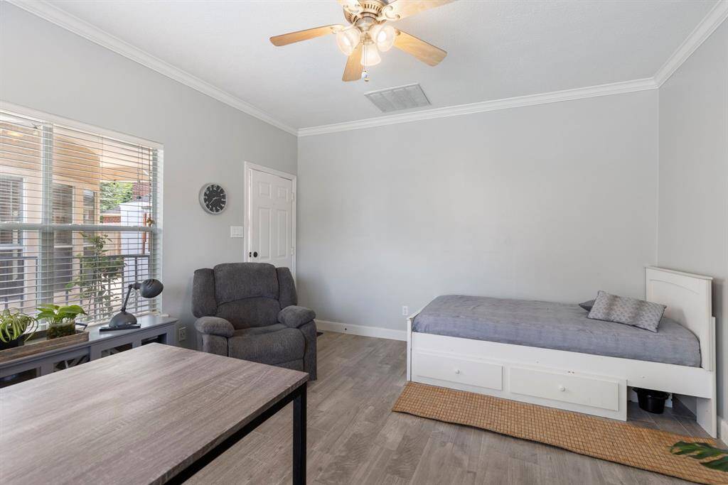 Bonus room! Newly remodeled garage apartment! Perfect for guests, mother in law suite, or to use for a care giver.