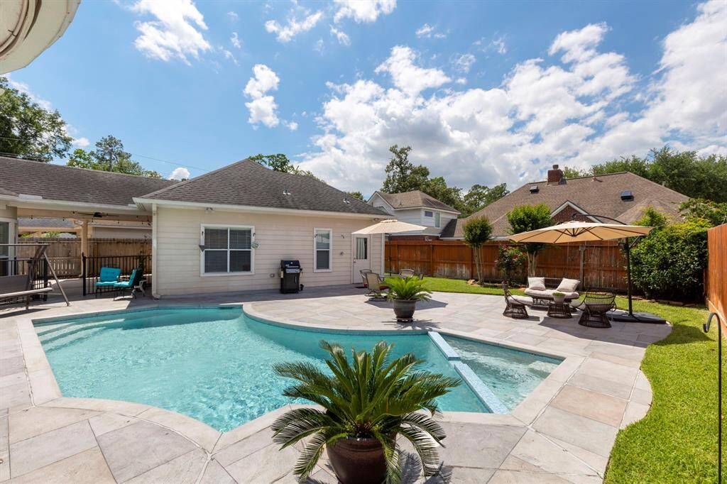 The newly re-plastered pool is pool is so inviting!