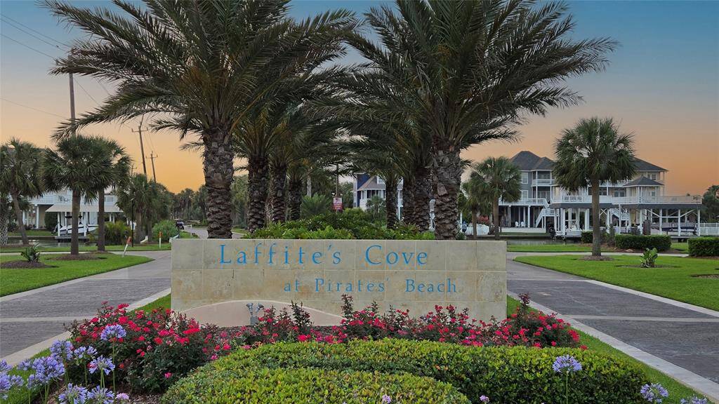 Prestigious Lafittes Cove entry!