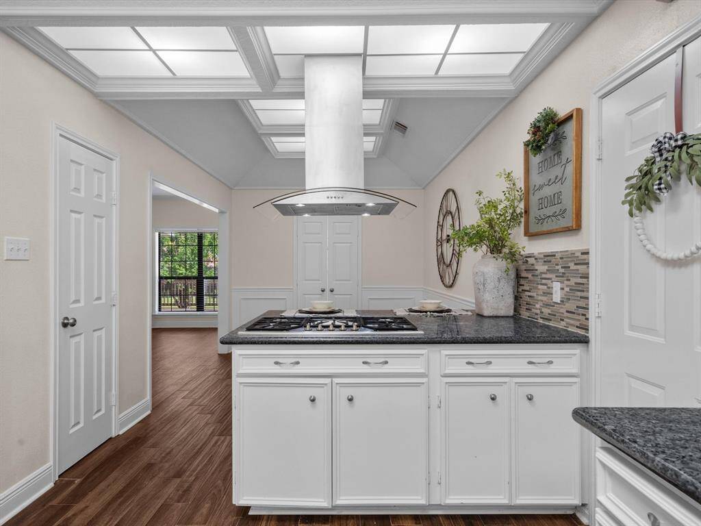 Designer cook top & bar with storage, both sides