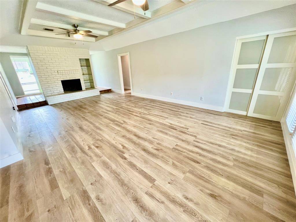 Plenty space for large furnishings and gatherings