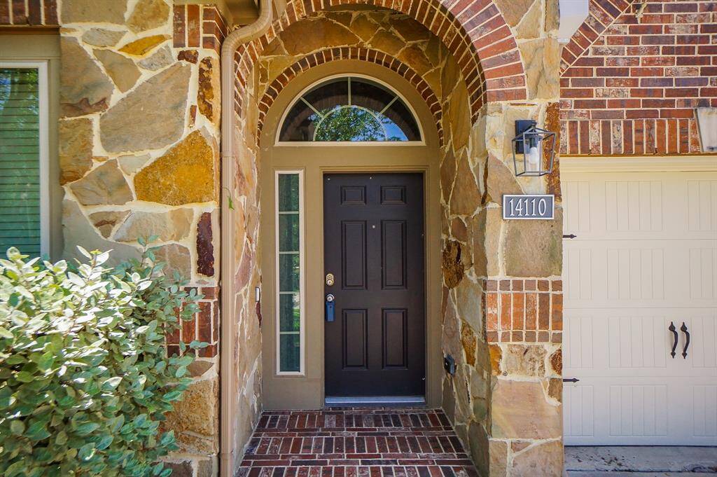 This kind of proud, old-world artisanship isn't often seen; especially in the arched, covered entry. Just beautiful!