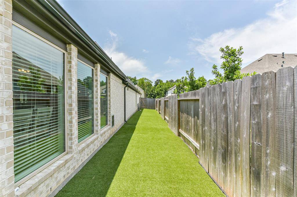 Artificial Turf Side Yard -Pet Run - Pet DoorDirect Access