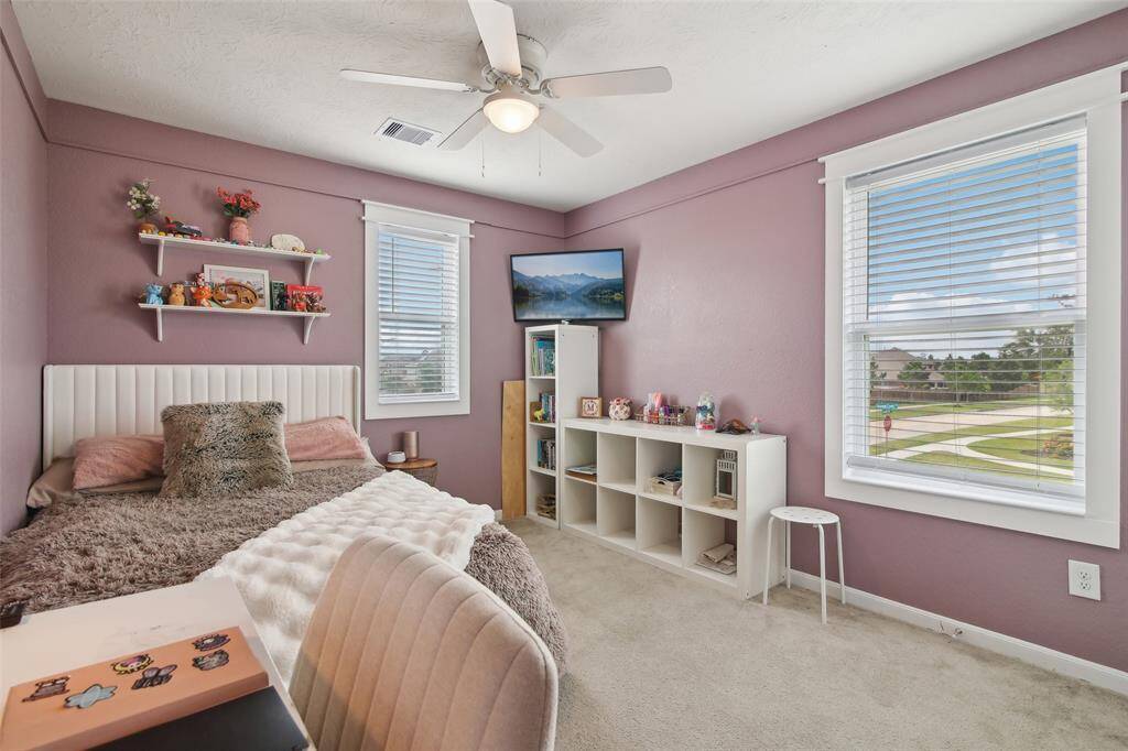 Bedroom #3 - large bedroom with large cloet space.