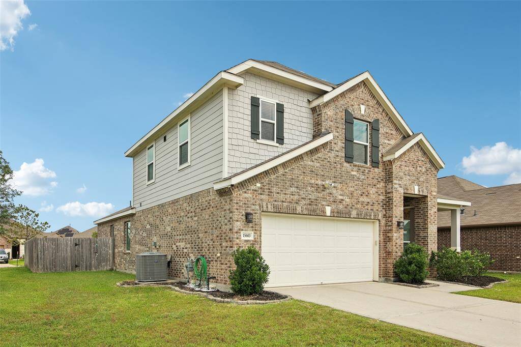 Nestled in the tranquil Lakeside Pines community with an on-site splash pad, parks, clubhouse and pool.