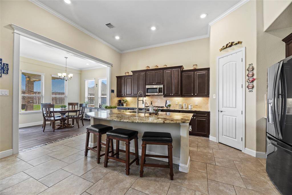 Walk-in pantry and spacious dining area!