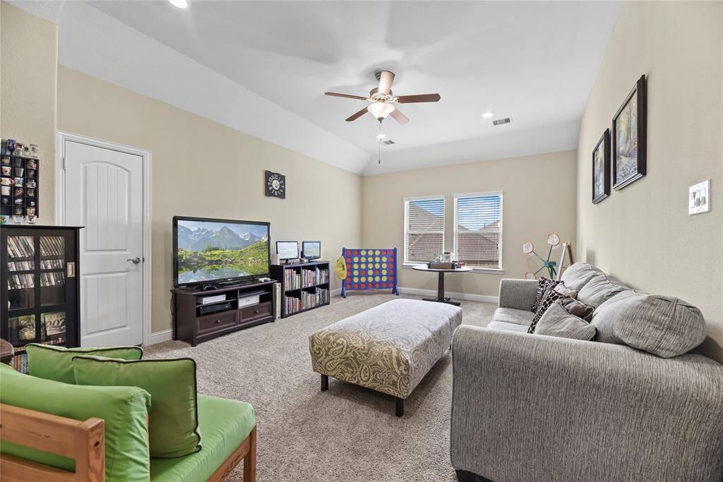 Big game room!