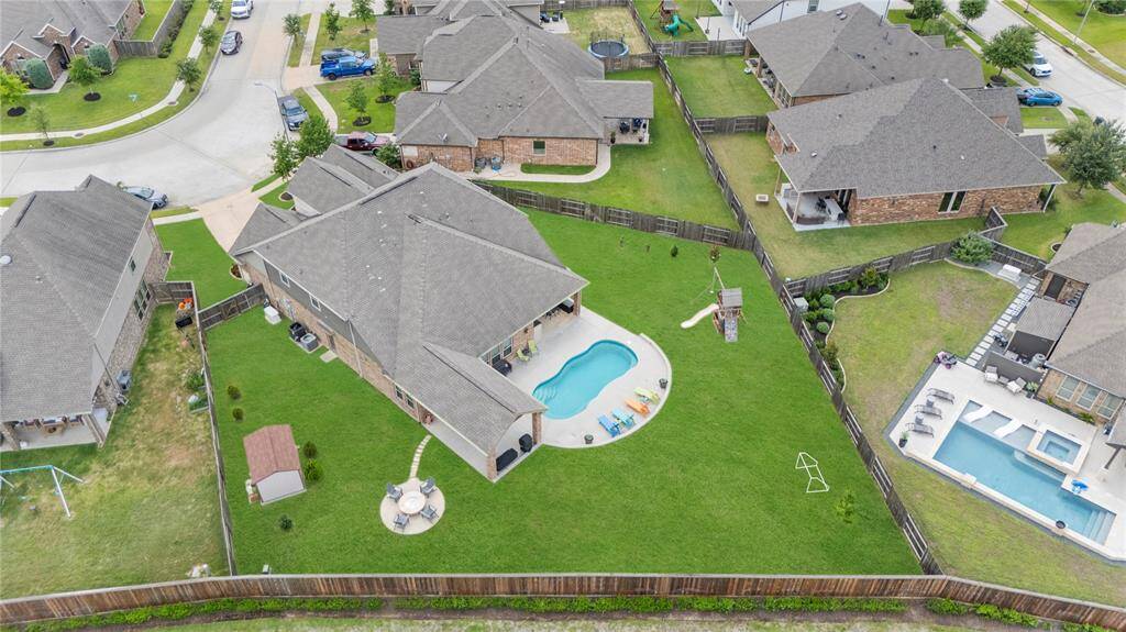 Private backyard! Lots of space between you and your neighbors!