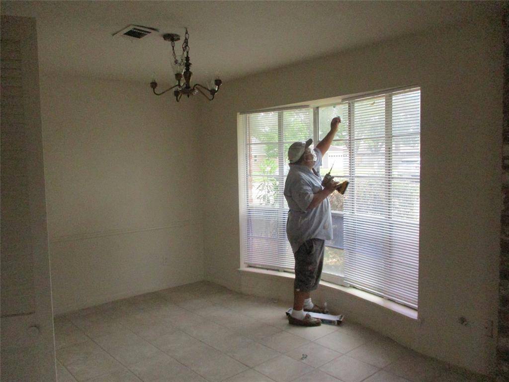 bay window in the dining room
