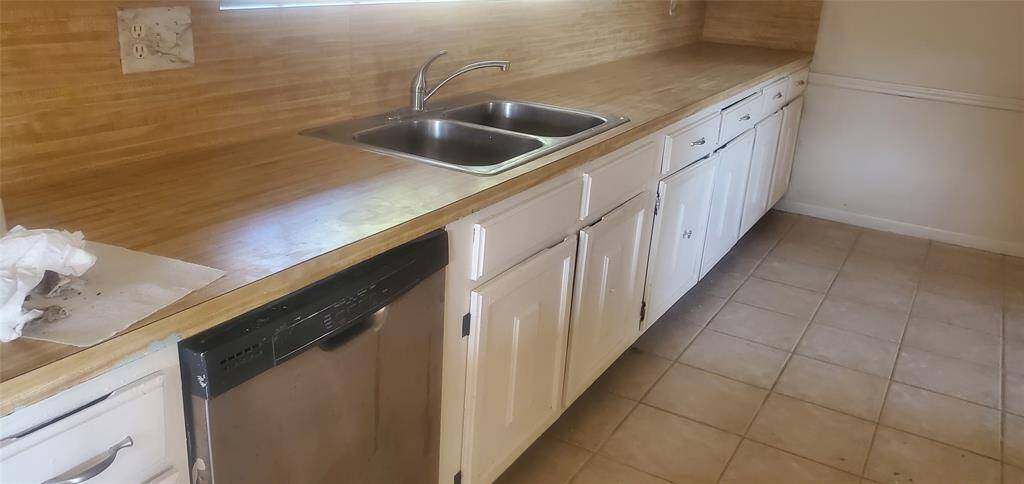 recent dishwasher and 2022 kitchen faucet