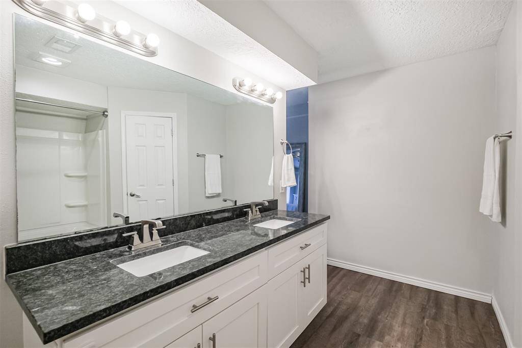 A closer look at the vanity.