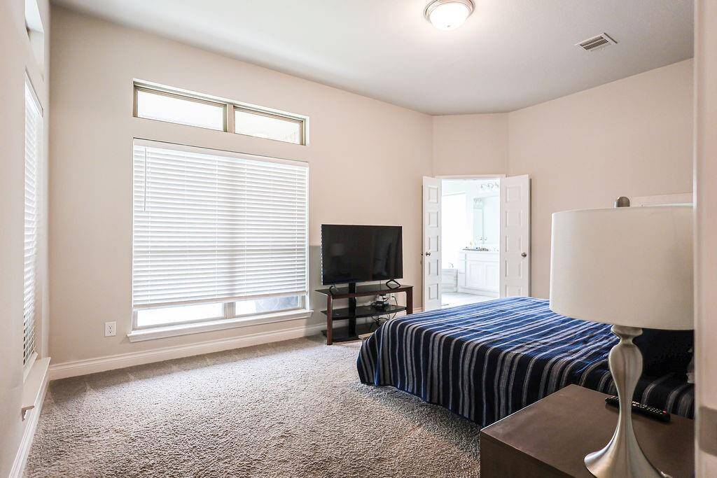 Primary suite