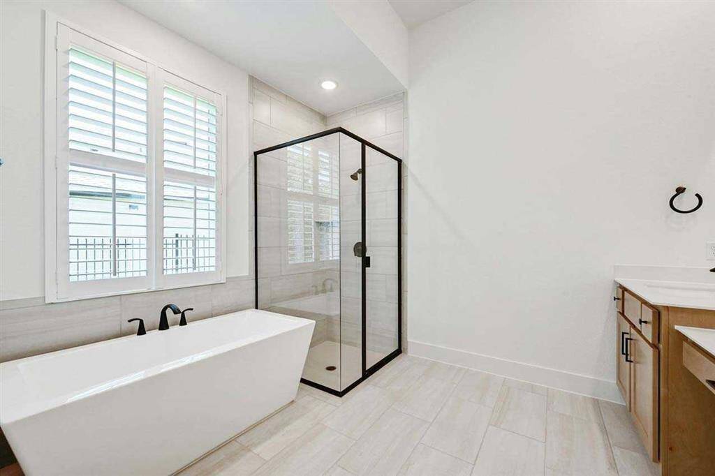 Primary Tub Shower Representative Photo