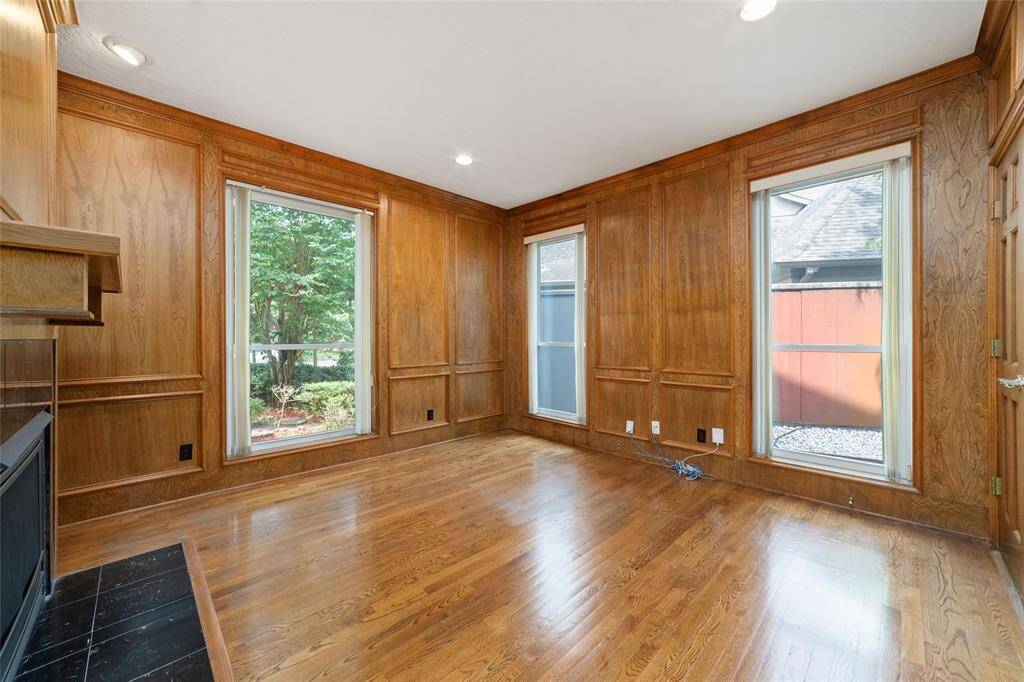 A beautiful, original office/study with great natural light and a closet.
