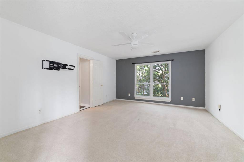Large upstairs bedroom.