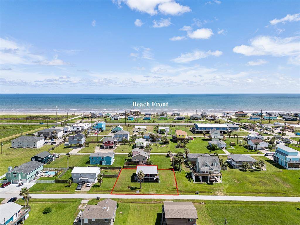 House's location form the beach