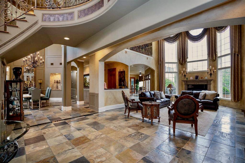 THE TRUE CRAFTSMANSHIP ABOUNDS THROUGHOUT THIS HOME! THE OPEN FLOOR PLAN IS PERFECT FOR ENTERTAINING!