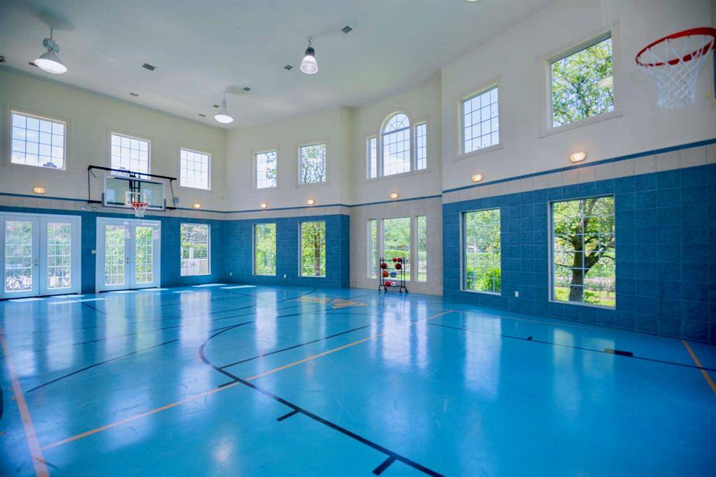 TERRI K HOMES IS PROUD TO PRESENT 17 WINDSOR PLACE, BOASTING INCREDIBLE AMENITIES!!!