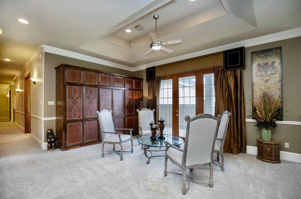 THE SECOND FLOOR HAS A SPACIOUS AND ELEGANT SEATING AREA!!!