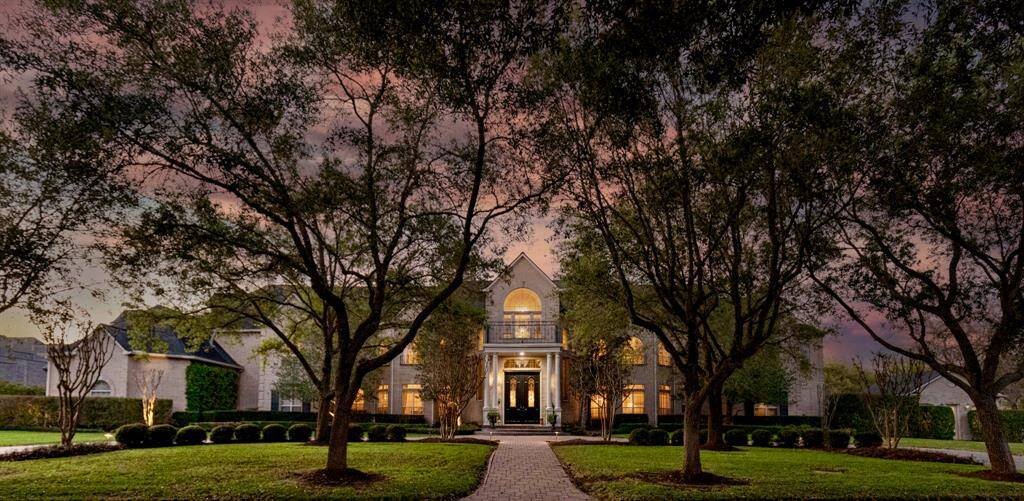 17 WINDSOR PLACE, THE PERFECT PLACE TO CALL HOME!!!