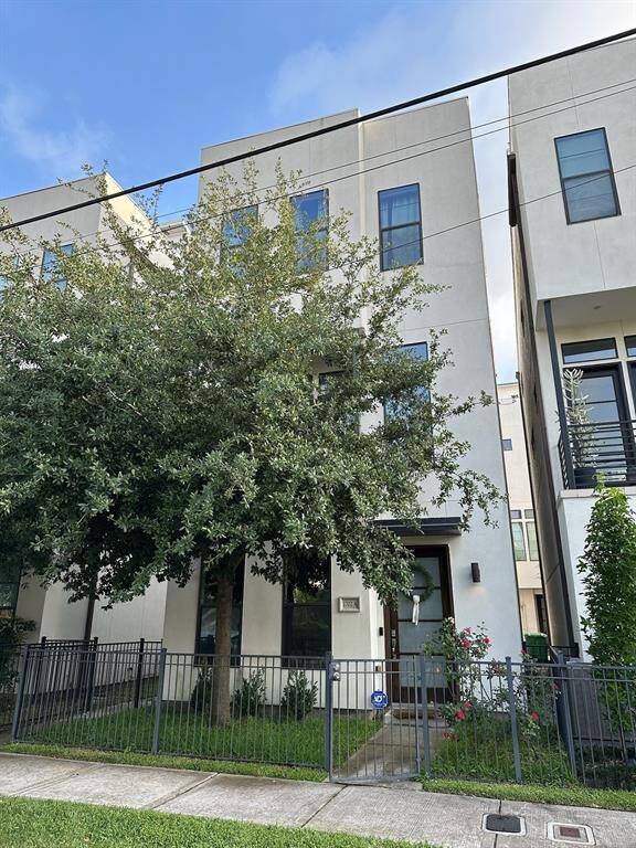 Welcome to 1702 Alamo St #A