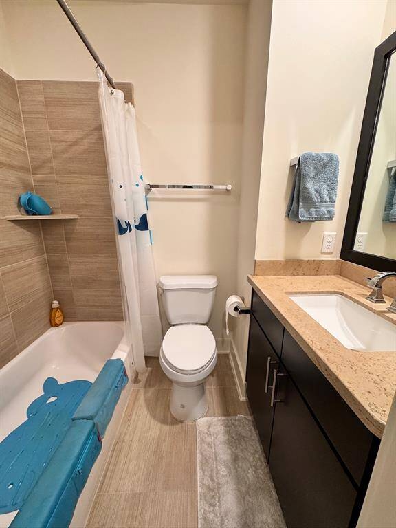 Full bath on 3rd floor