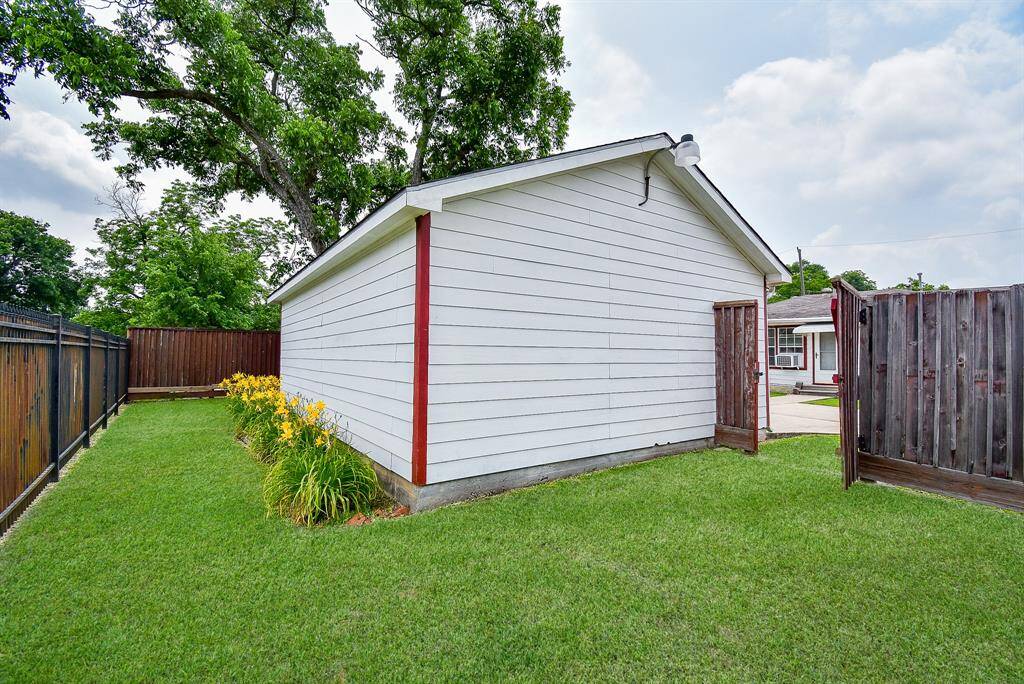 Private, Fenced Backyard