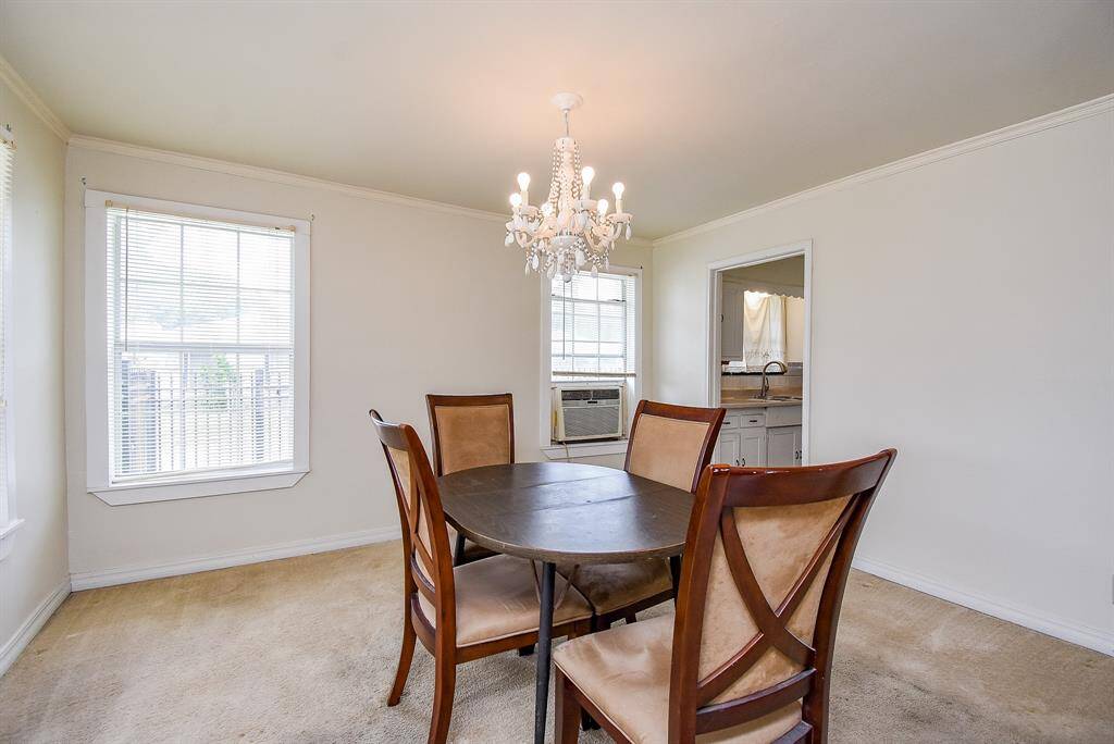 Luxurious Carpeted Dining Room with window a/c