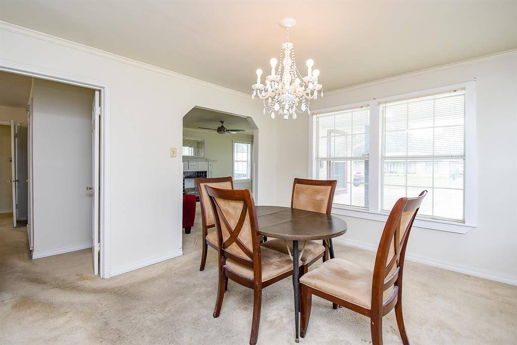 Luxurious Carpeted Dining Room with window a/c