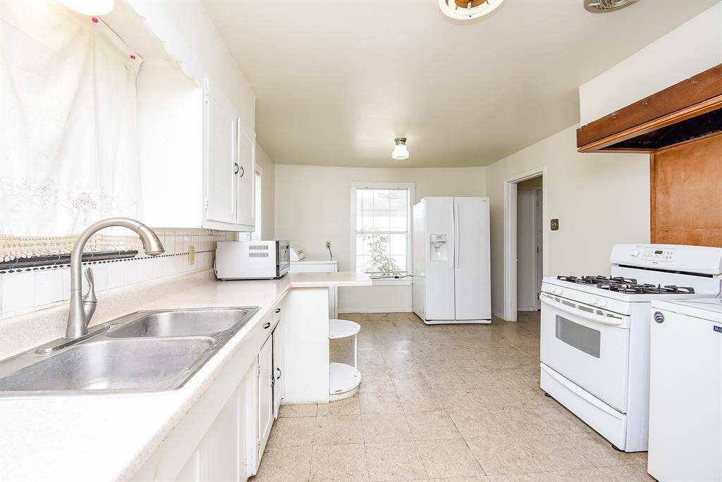 Kitchen with In-Home Utility Connections