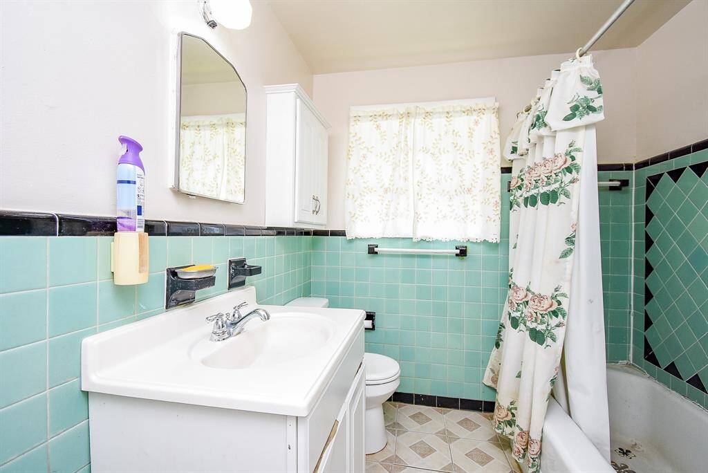 Retro Bathroom