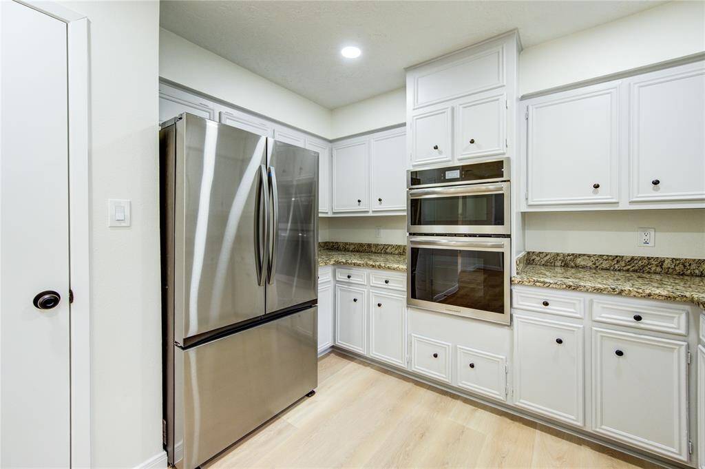 The refrigerator is included!