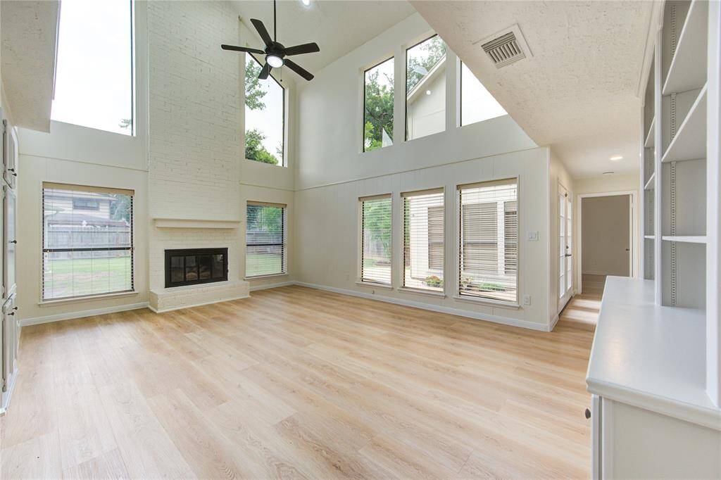 2 story family room.