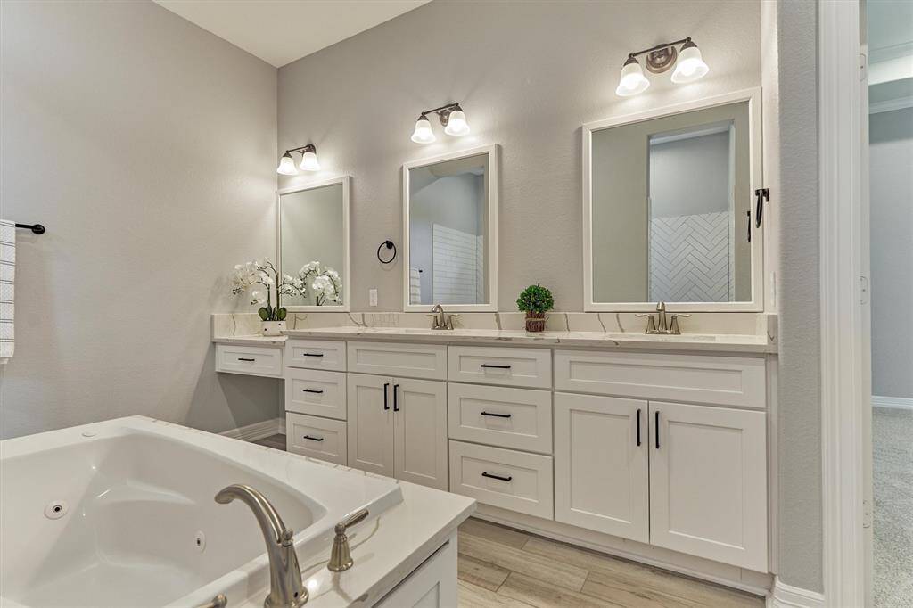 Beautifully appointed, spa-like bathroom!
