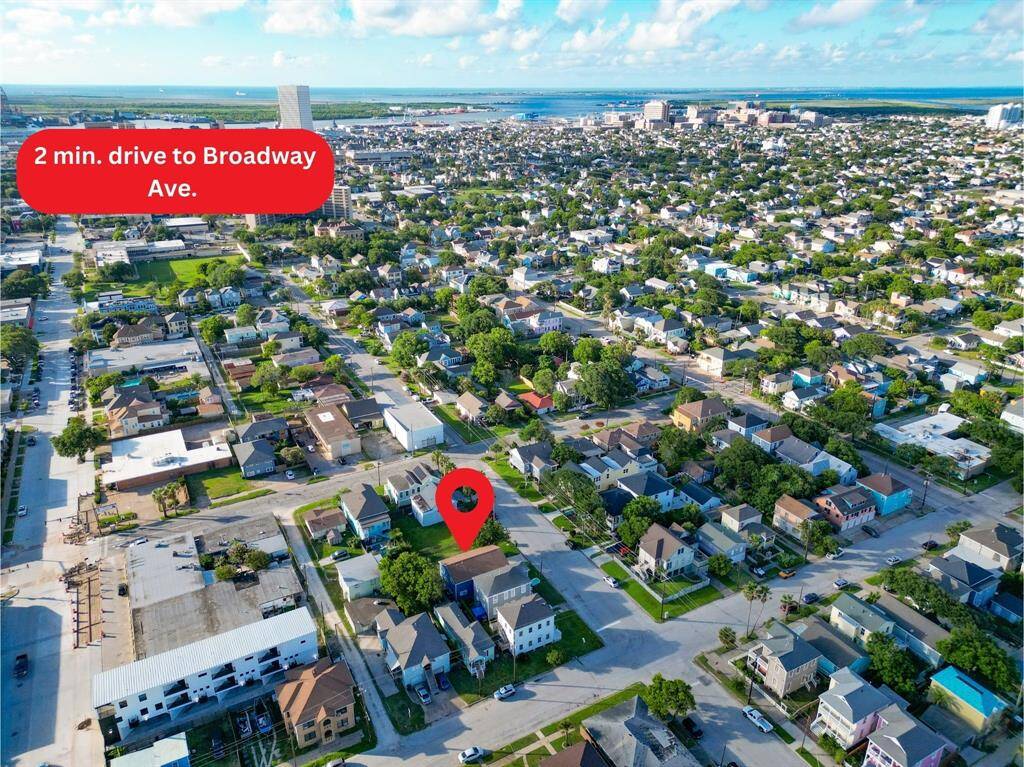 Perfect for those seeking a coastal lifestyle with easy access to top attractions!