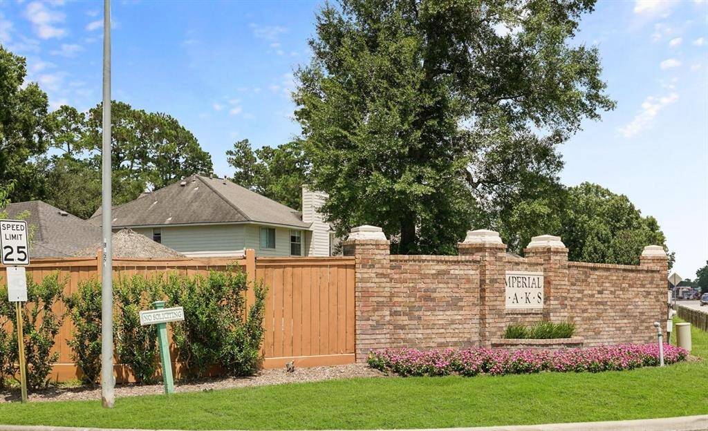 Welcome to Imperial Oaks. This is the side entrance to your home, isn't it lovely?