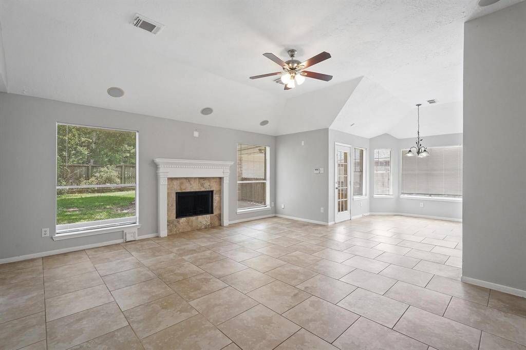 The open floor plan creates a seamless flow throughout the home, making it ideal for both everyday living and entertaining!
