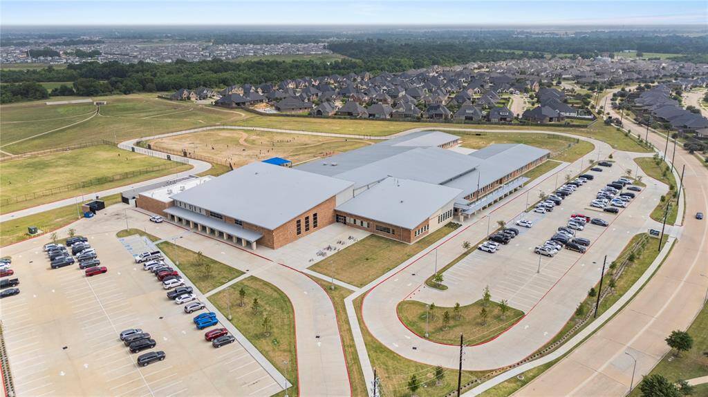 Waller ISD just opened their newest elementary school in August 2024, Lowe Elementary, right in the heart of the neighborhood.