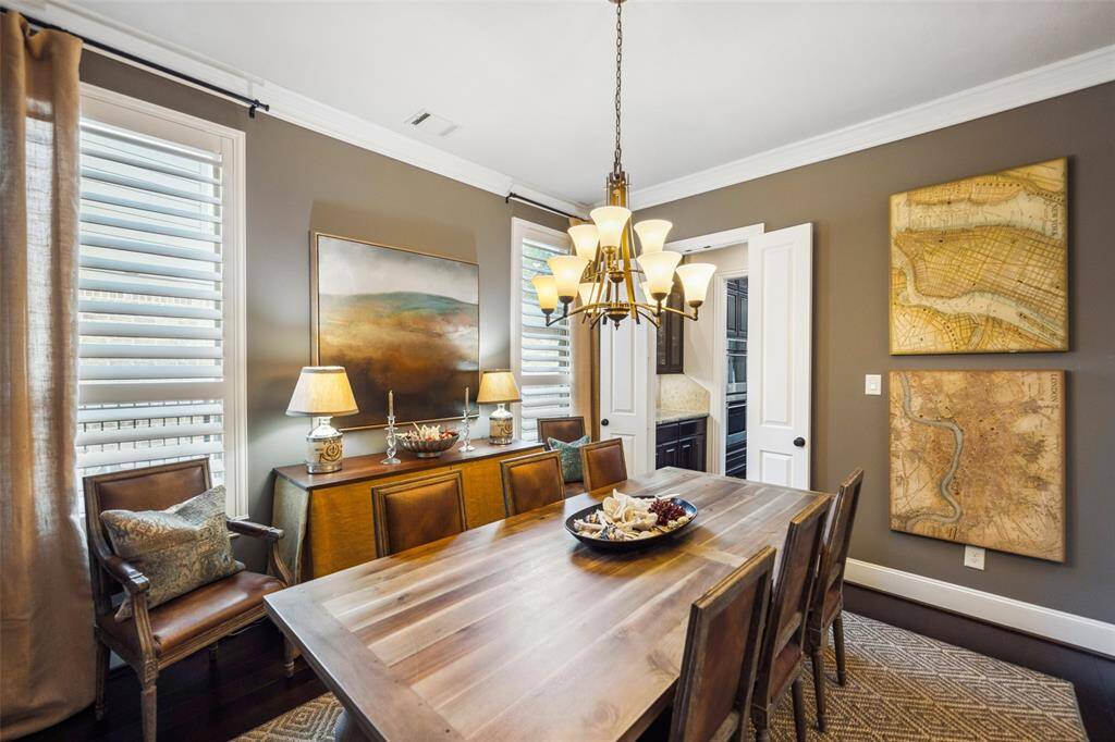 Easy access to the Butler's Pantry and kitchen.
