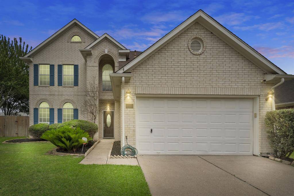 This inviting home and wonderful neighborhood will be the ideal place for your family to grow and create lasting and wonderful memories.