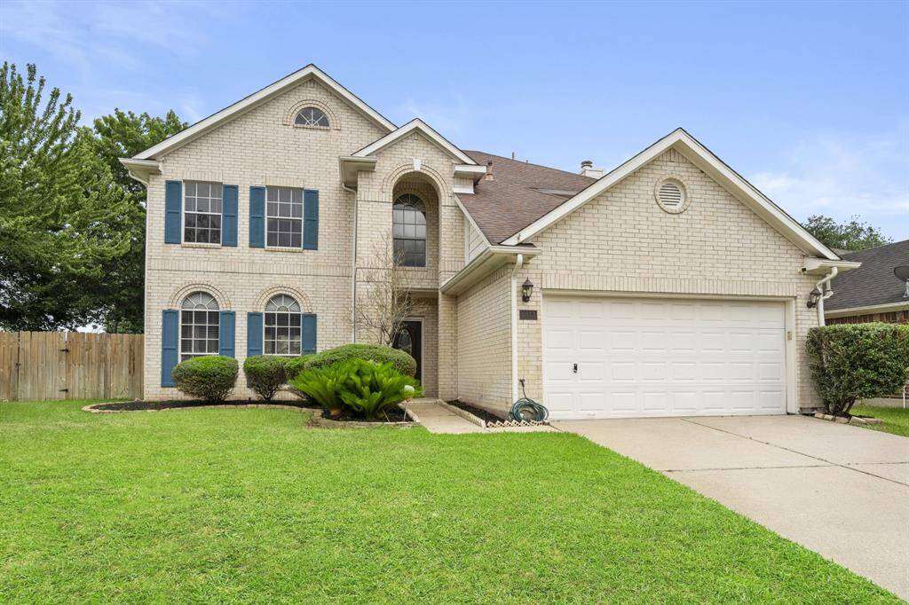 Welcome home, this house is located on a private cul-de-sac.