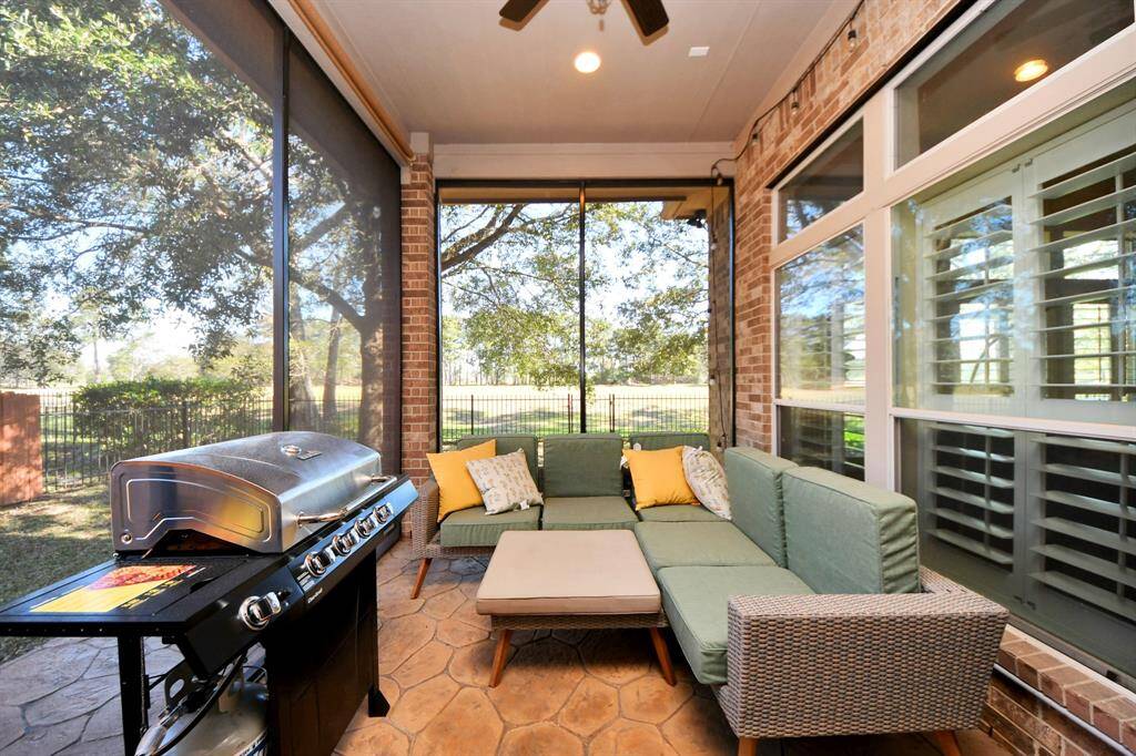 Furniture can convey with home.