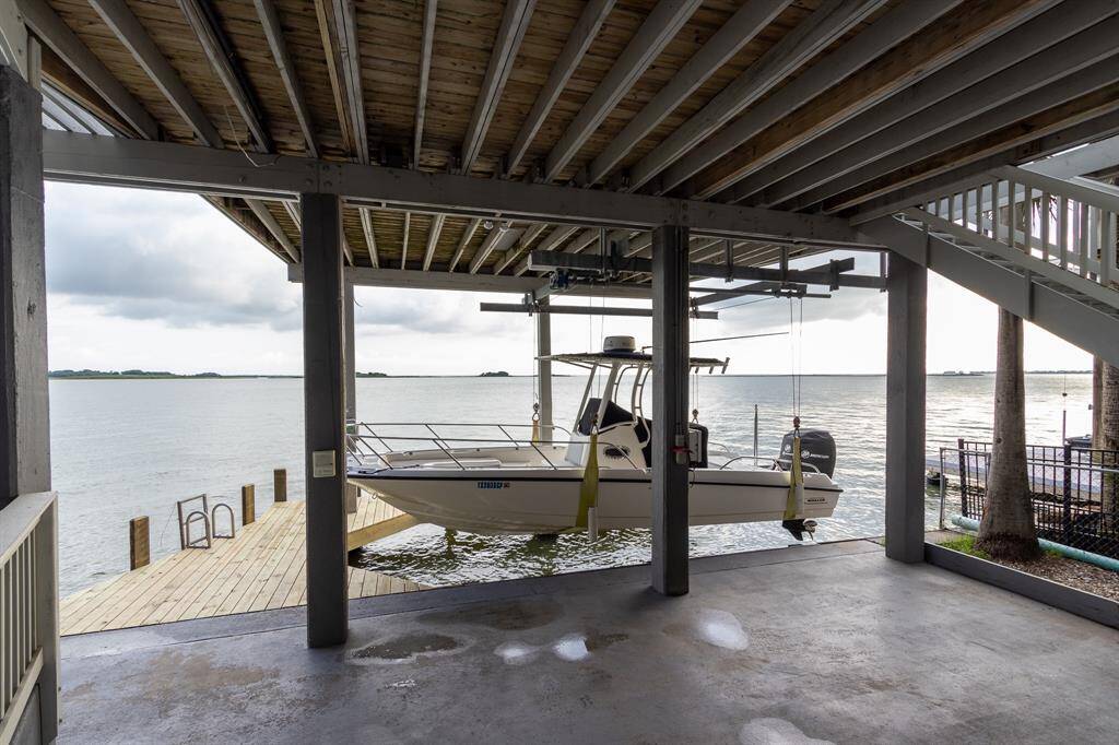 Covered boat dock