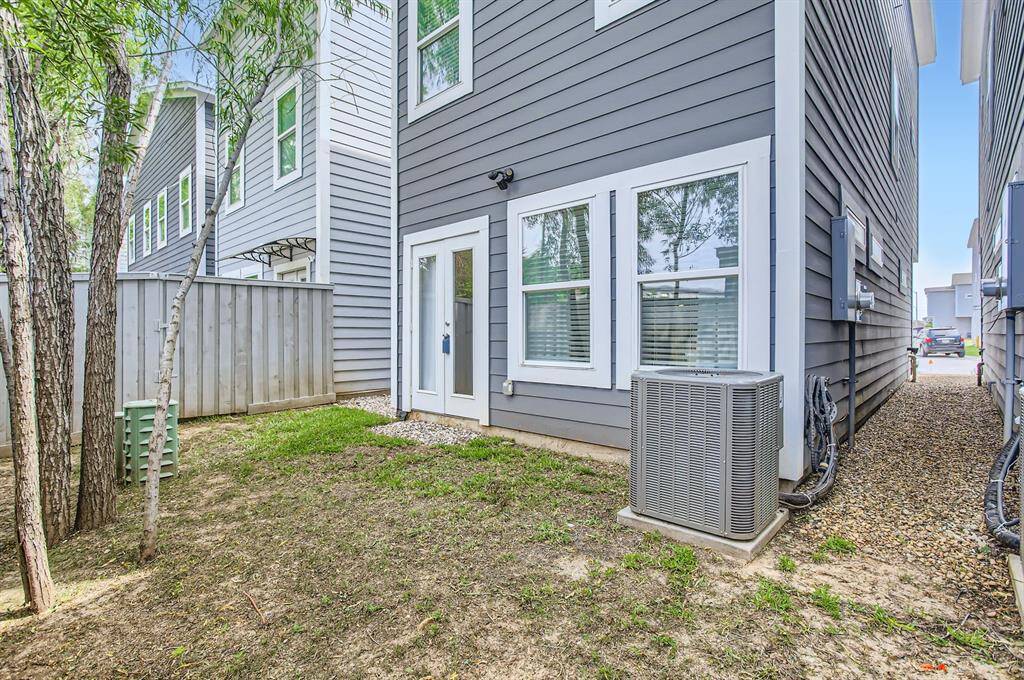 Plenty of green space out back for your furry family!