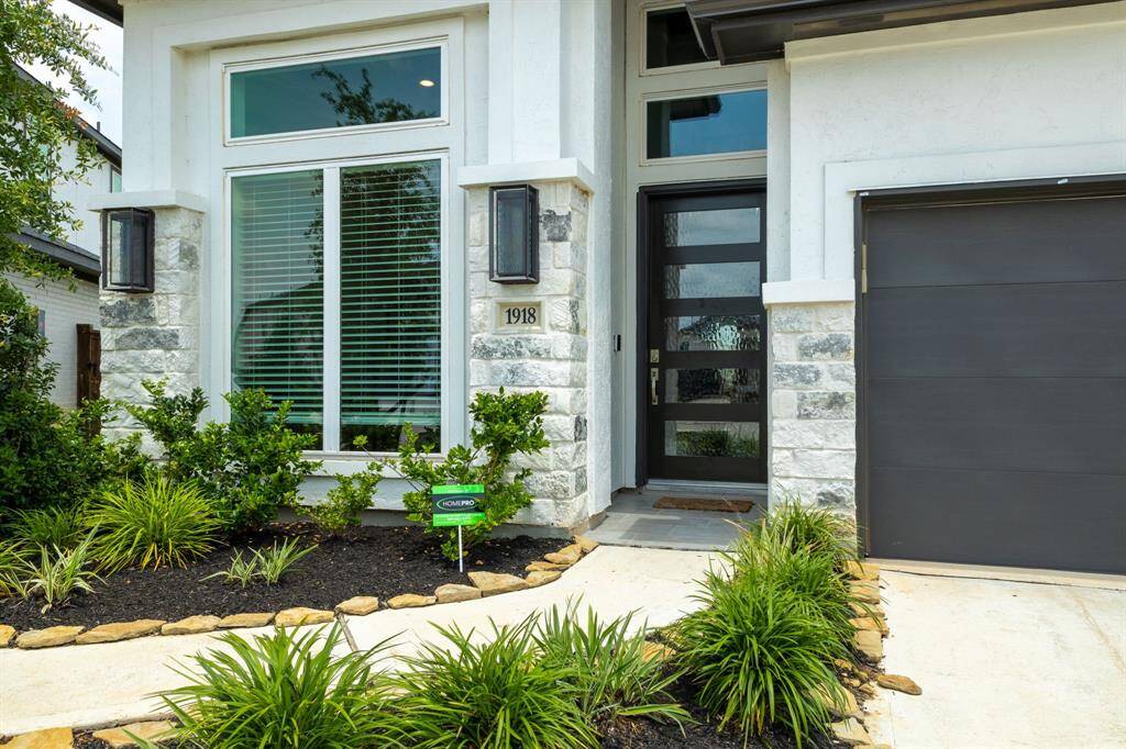 Step inside this impressive 4-bedroom, 3.5-bathroom residence and prepare to be amazed by the thoughtful design, spacious layout, and high-end finishes throughout.
