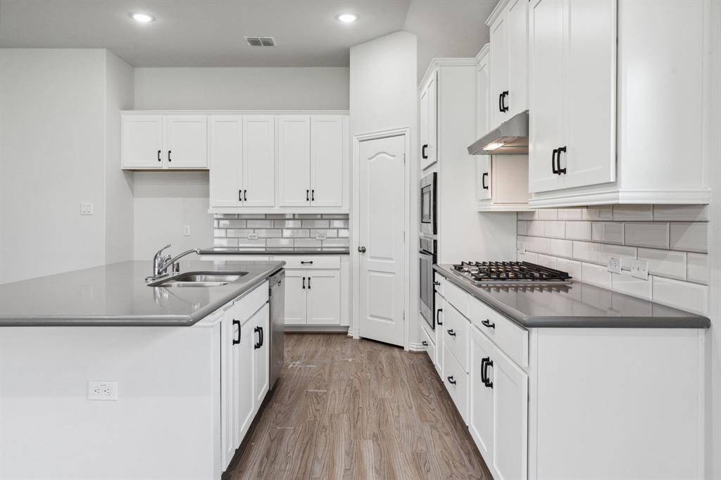 42inch cabinets and walk in pantry