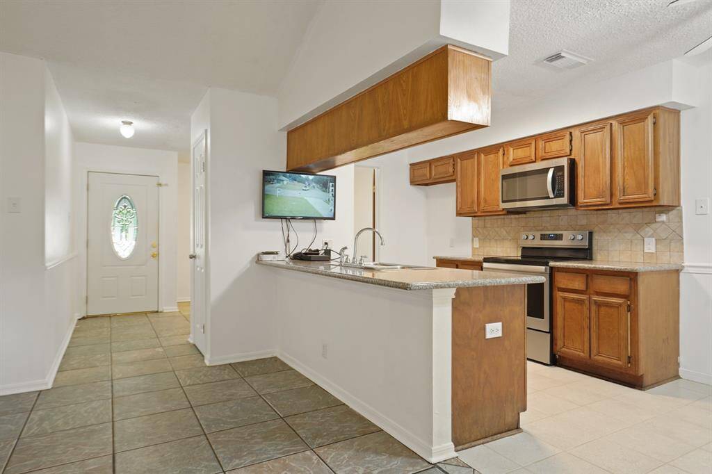 Great space for entertainment and open to living area.