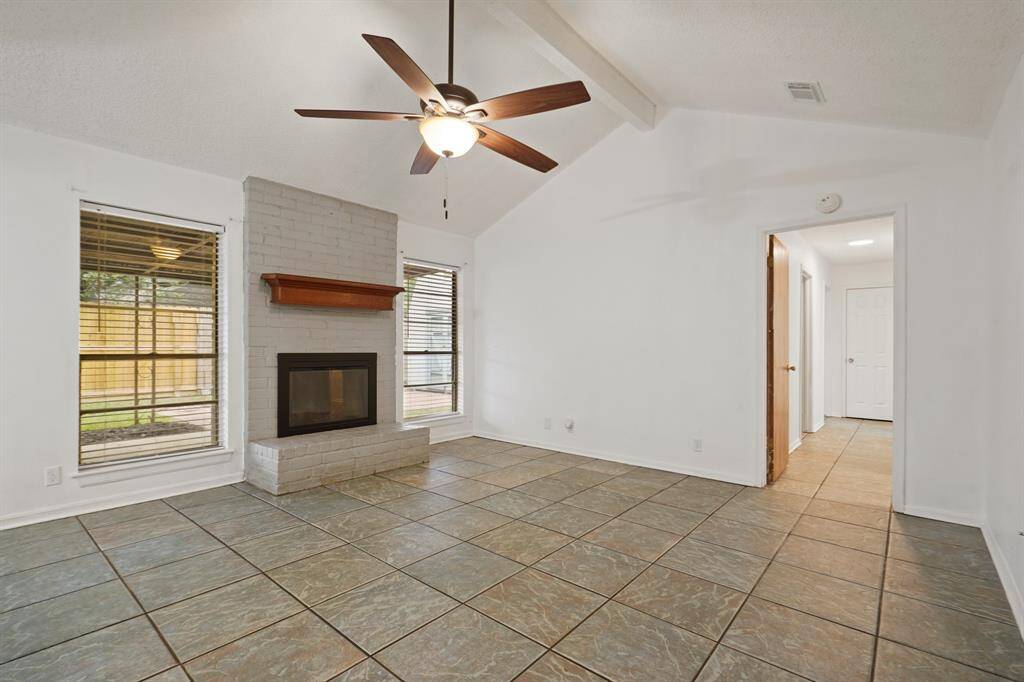 Gas fireplace and high ceiling