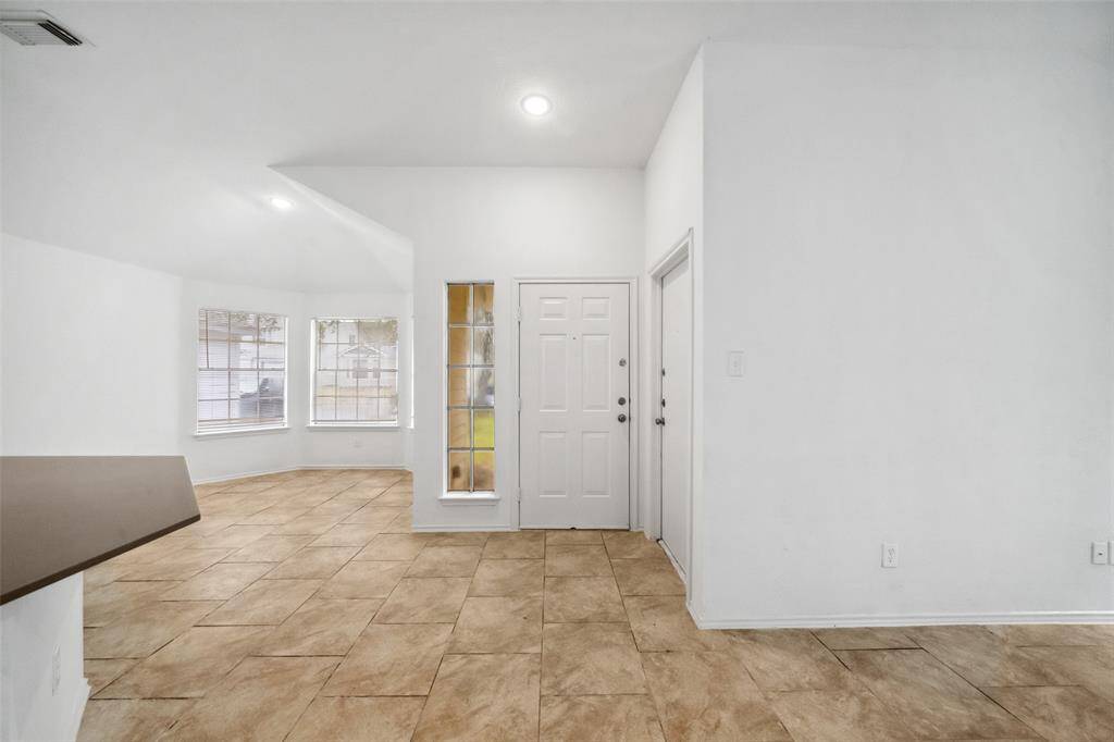 Foyer and Breakfast